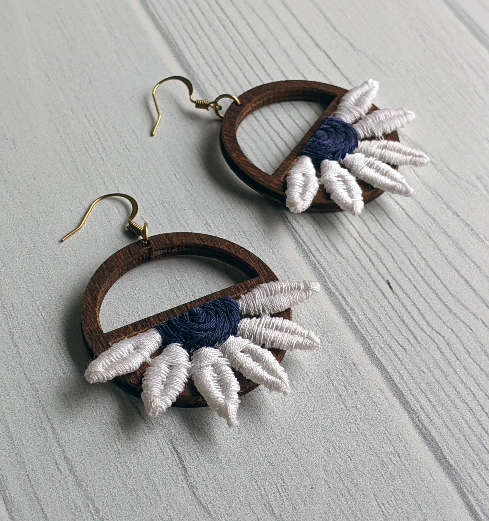 Half Daisy Earrings Made With Vintage 90s Fabric Flowers And Wood Hoops - Navy Blue And White