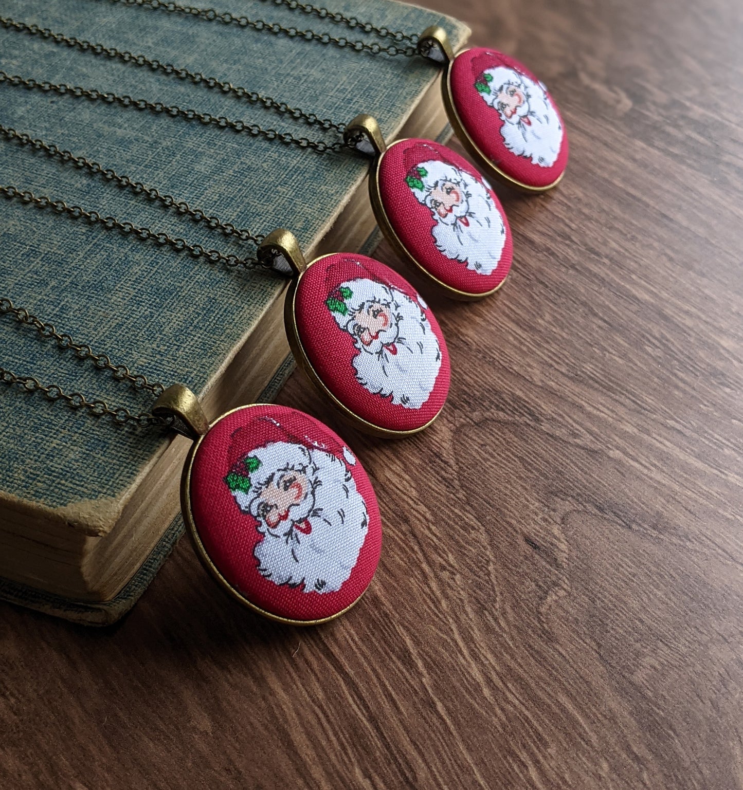 Retro Santa Claus Necklace, Festive Christmas Jewelry