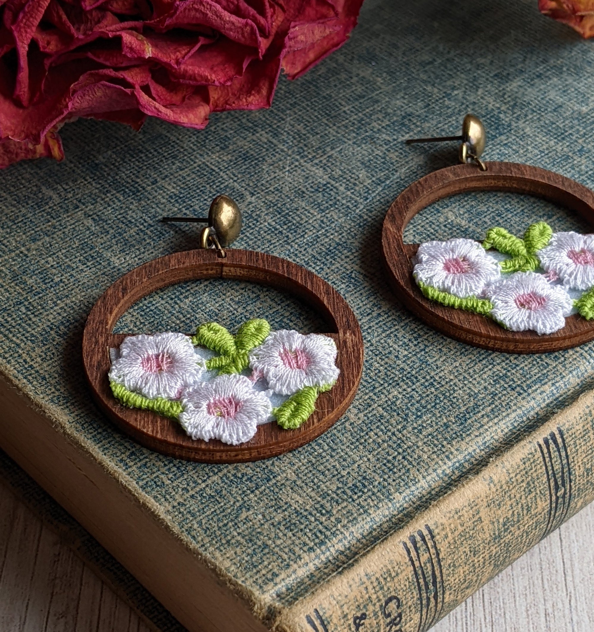 1970s Fabric Daisy Earrings - White, Pink, Green