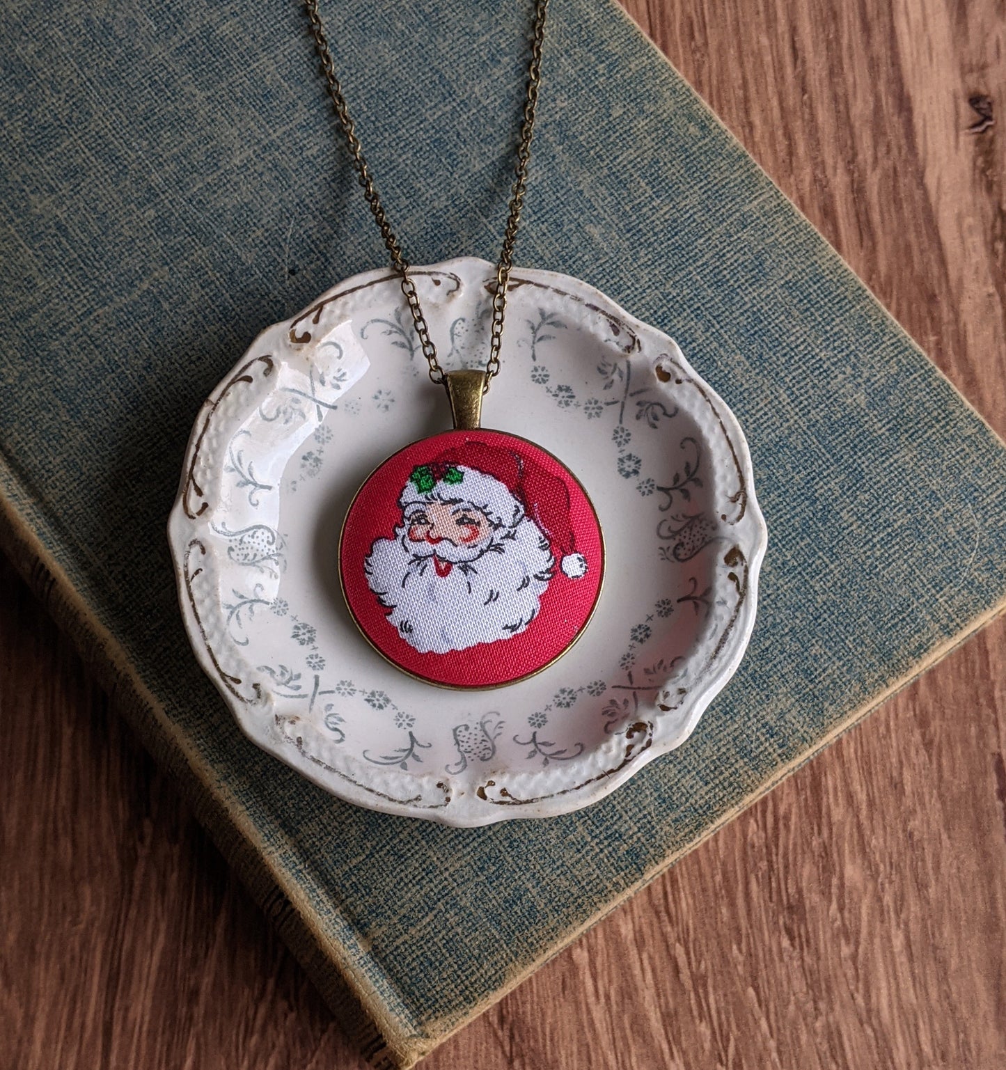 Retro Santa Claus Necklace, Festive Christmas Jewelry